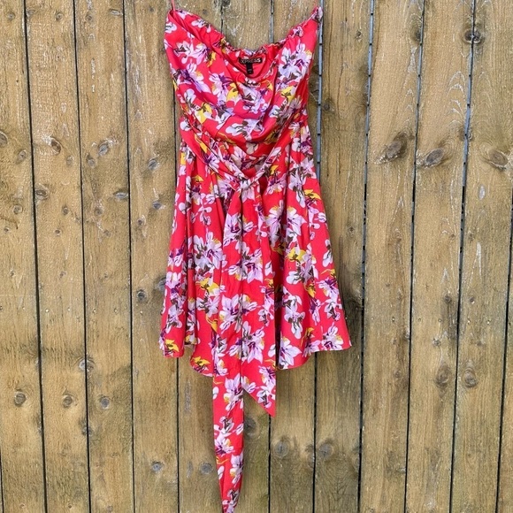 Express Dresses & Skirts - Express Tropical Floral Strapless Mini Dress Sz 4